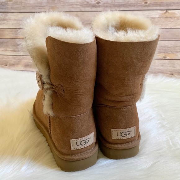 UGG Chestnut Bailey Button II Boots - Picture 6 of 8